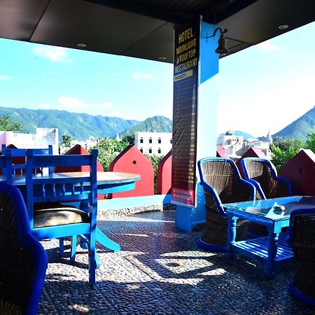 Hotel Moon Light بوشكار المظهر الخارجي الصورة