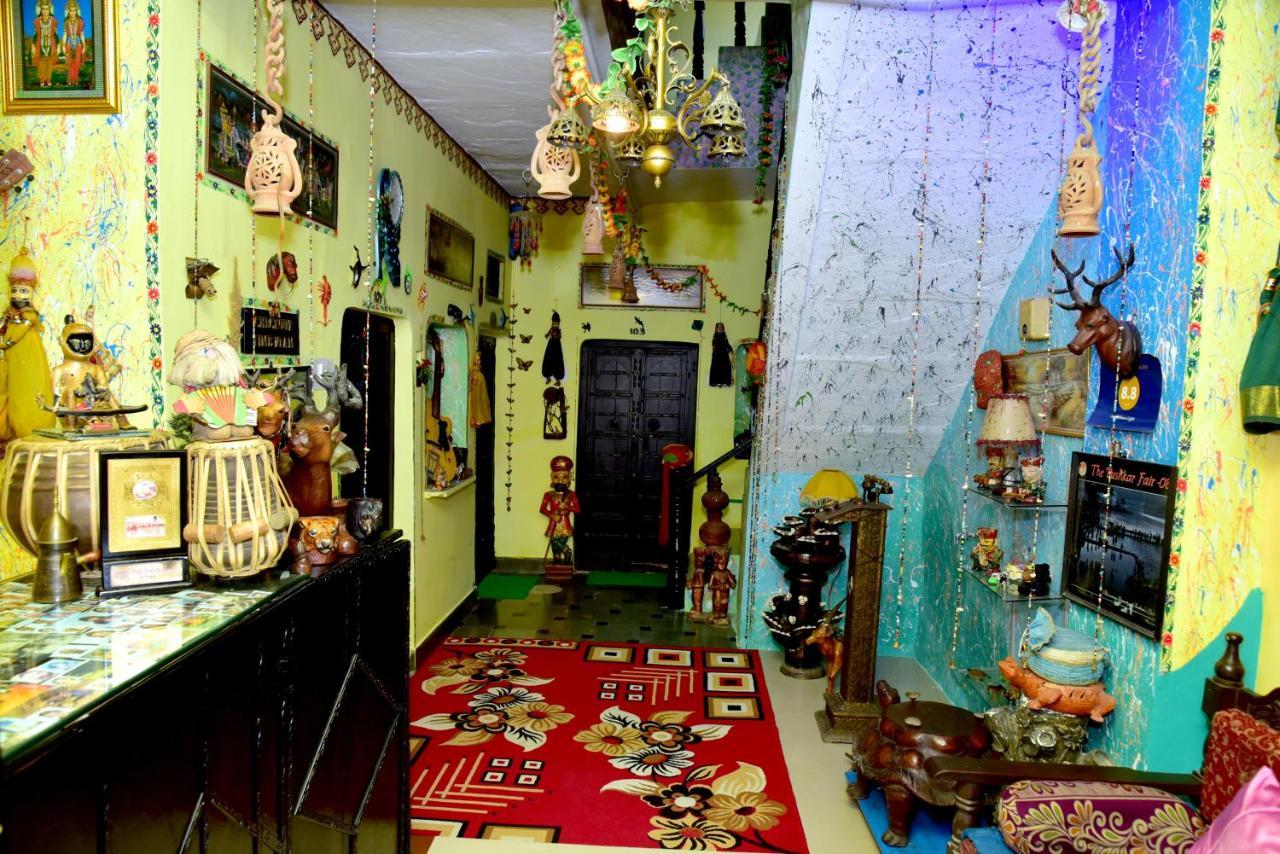 Hotel Moon Light بوشكار المظهر الخارجي الصورة