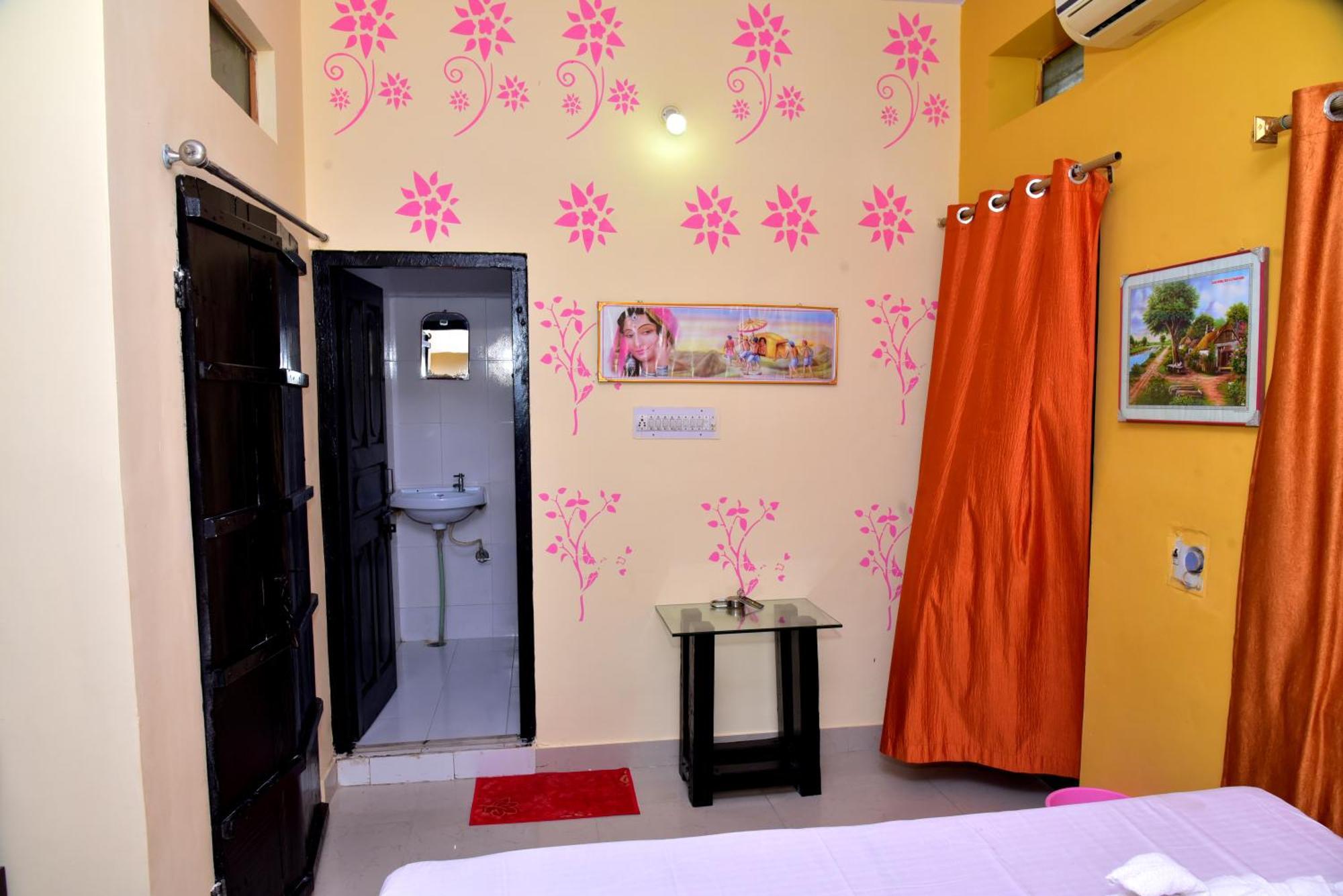 Hotel Moon Light بوشكار المظهر الخارجي الصورة
